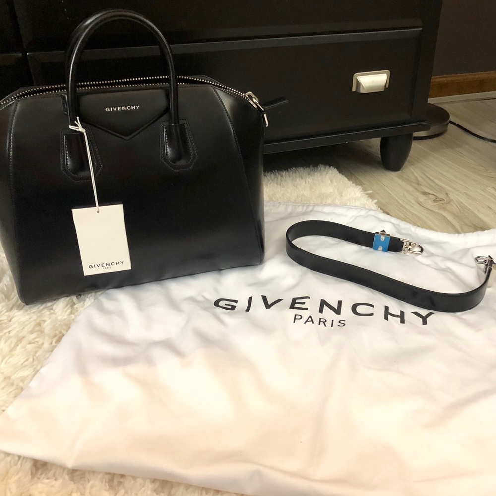 Givenchy Medium Antigona Satchel